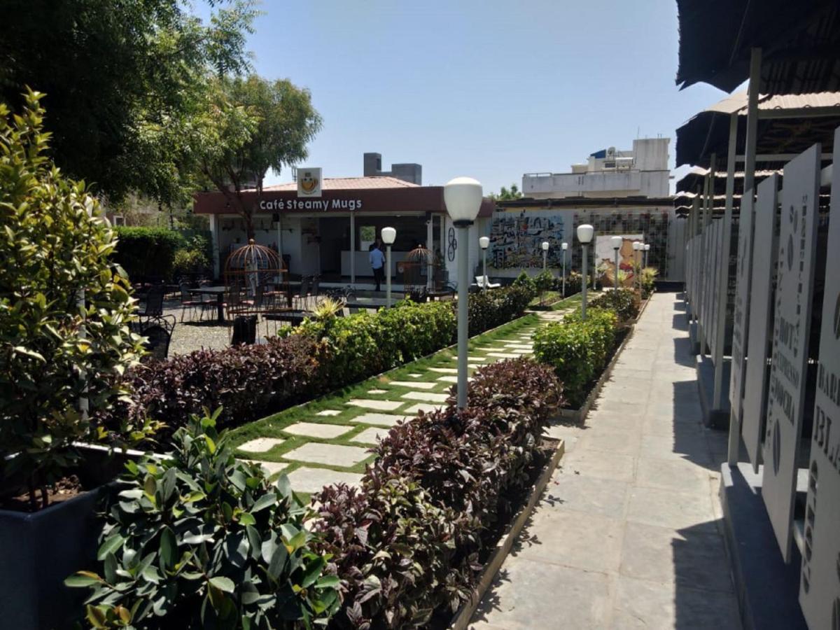 Hotel Krishna Exotica Ahmednagar Dış mekan fotoğraf